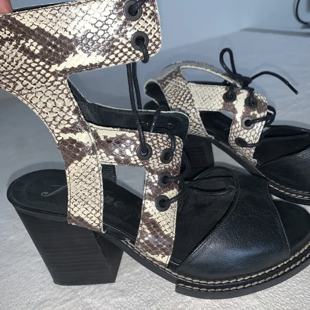 FREE‎ PEOPLE Lennon Brown Ivory Snake Leather Lace Up Sandals 38  7-7.5